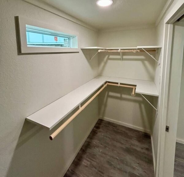 2 Bedroom 2 Bathroom Mobile Home — 950 sq ft - Image 13