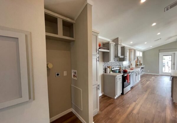 Drake 1 bed/1 bath 782 sq foot - Image 8
