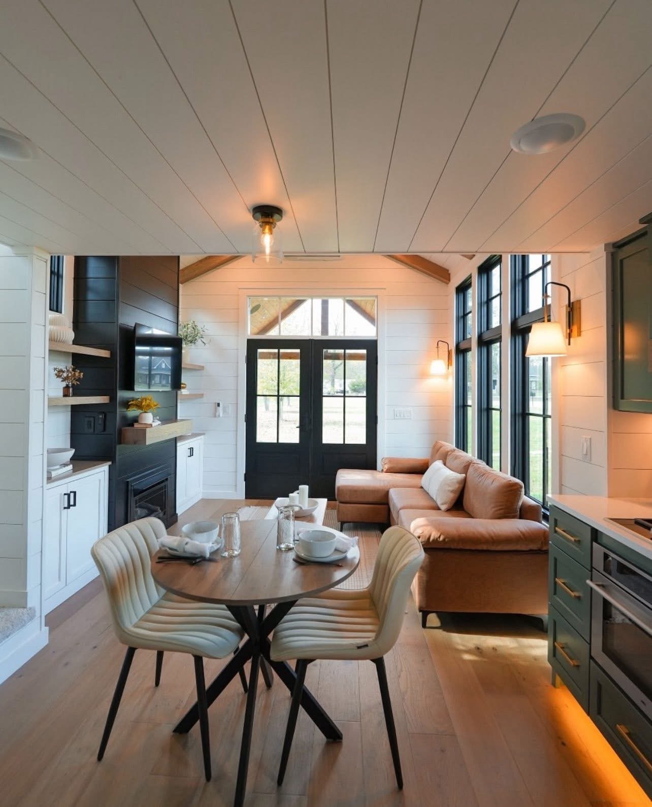 Luxury - Image 10