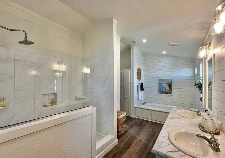 Platinum Model Home - Image 11