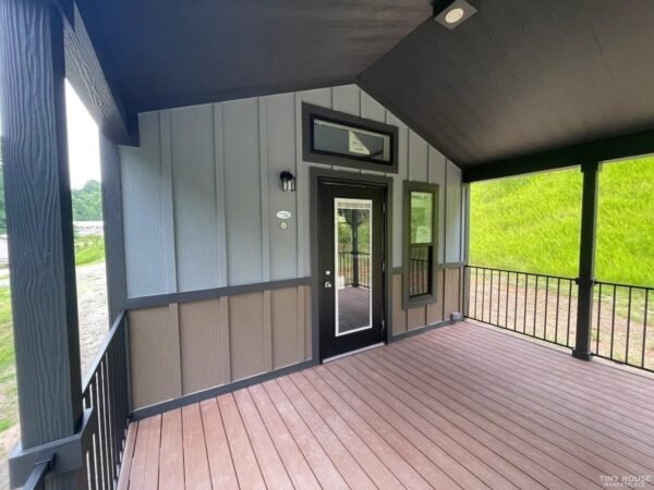New 2024 Champion Park Model Home - Image 5