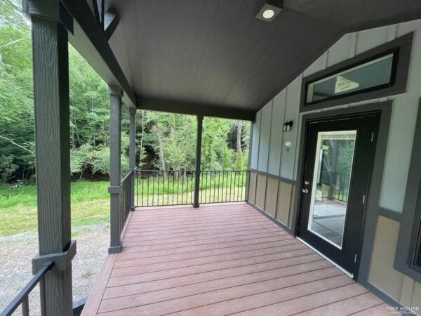 New 2024 Champion Park Model Home - Image 8
